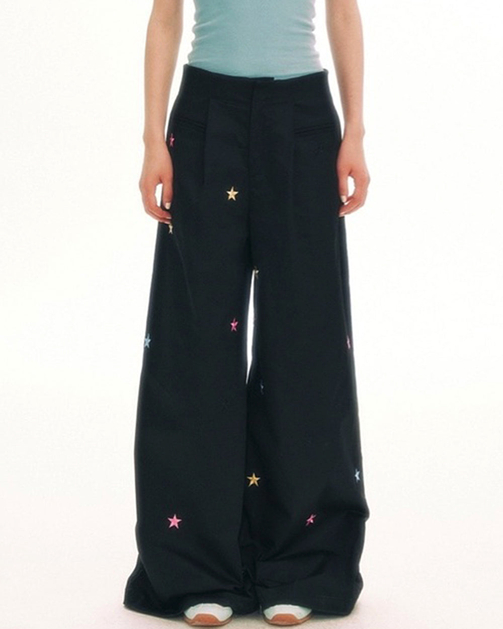 STAR EMBROIDERED BLACK BAGGY PANTS