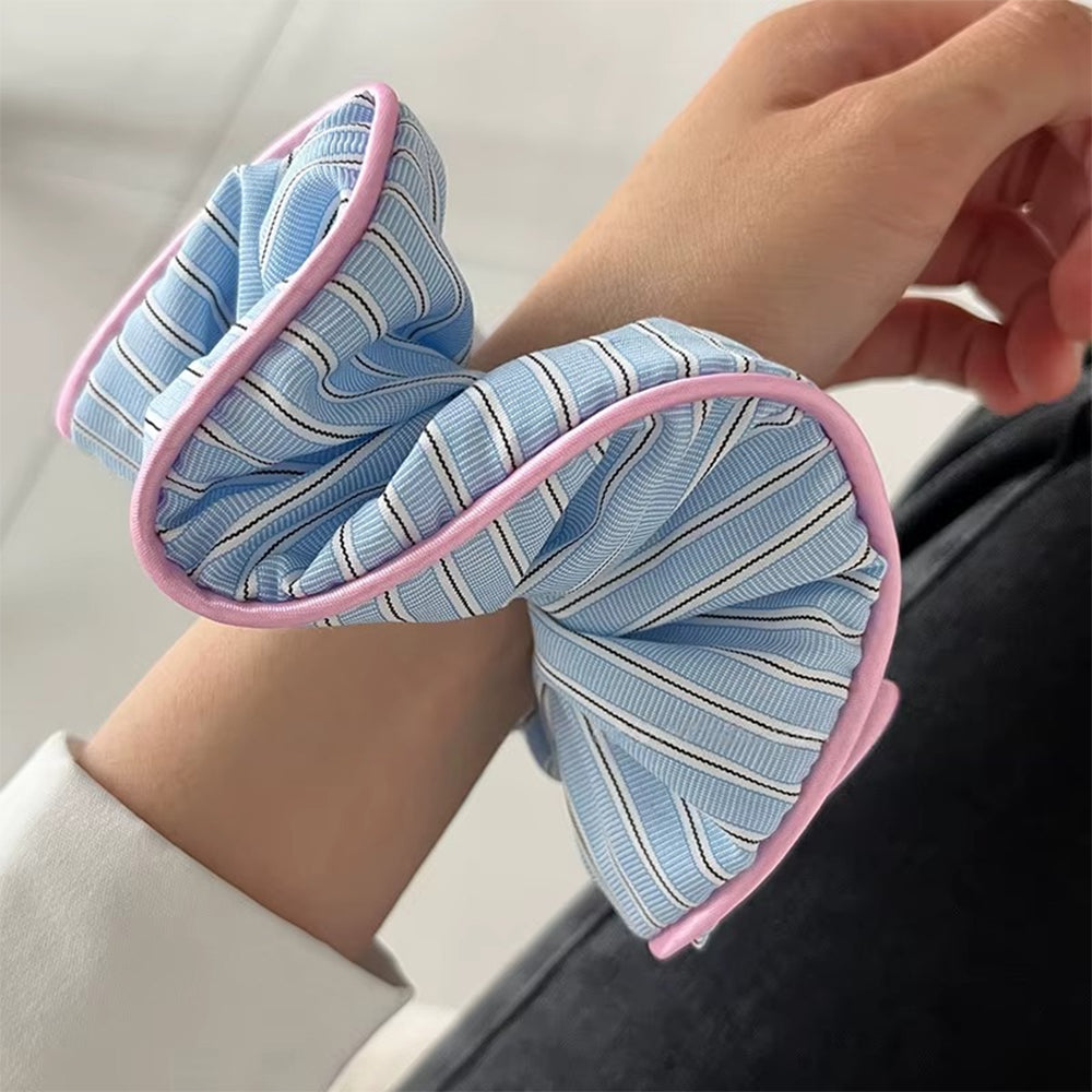 STRIPED SCRUNCHIE WITH PINK TRIM HAIR ACCESSORY