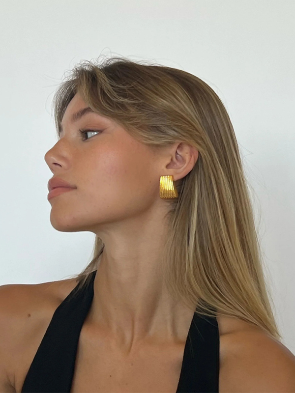 Striped trapezoidal earrings with special lines - Golden / FREESIZE
