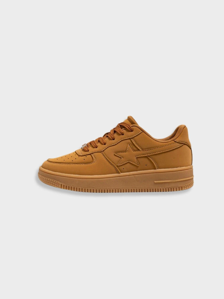 SUEDE STAR SNEAKERS IN BROWN WITH WHITE STAR ACCENTS