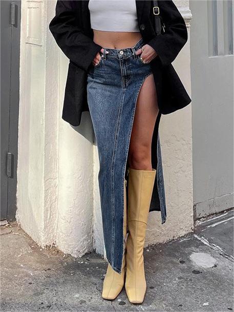 TAN KNEE-HIGH BOOTS FOR MAXI DENIM SKIRT STYLING