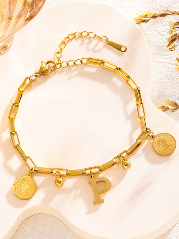 Trendy hip-hop personalized round plate with 26 letters bracelet - Golden / P