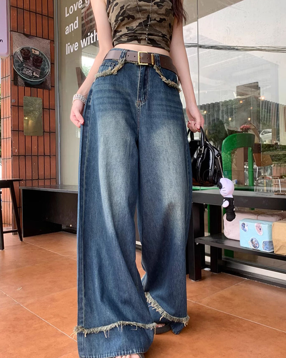VINTAGE BREEZE HIGH-WAIST WIDE-LEG JEANS WITH FRAYED HEMS FOR EFFORTLESS STYLE