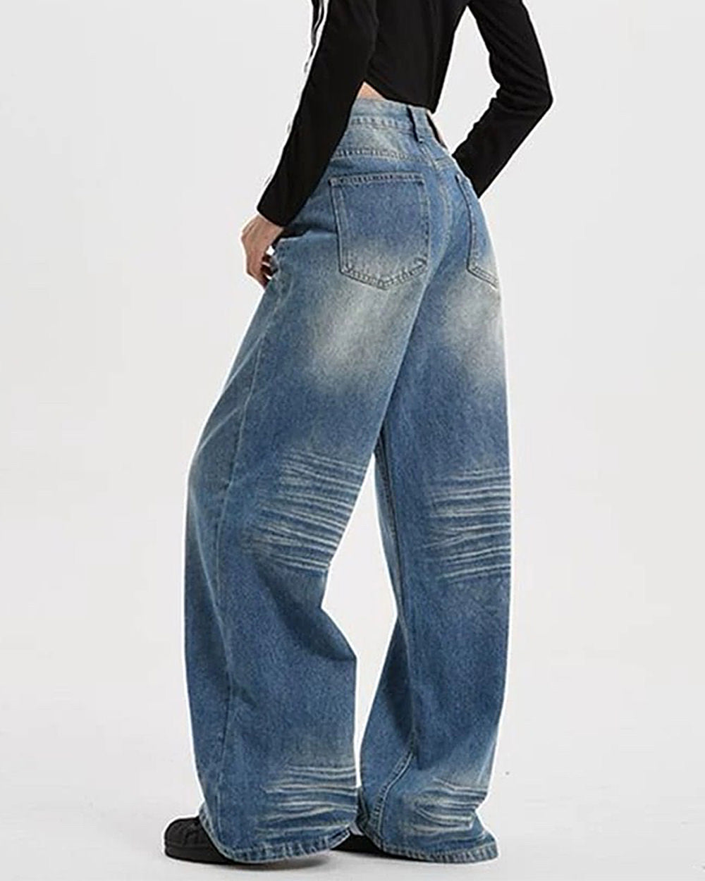 VINTAGE-INSPIRED OVERSIZED BAGGY JEANS WITH SUBTLE DISTRESSED DETAILS AND FADED WASH