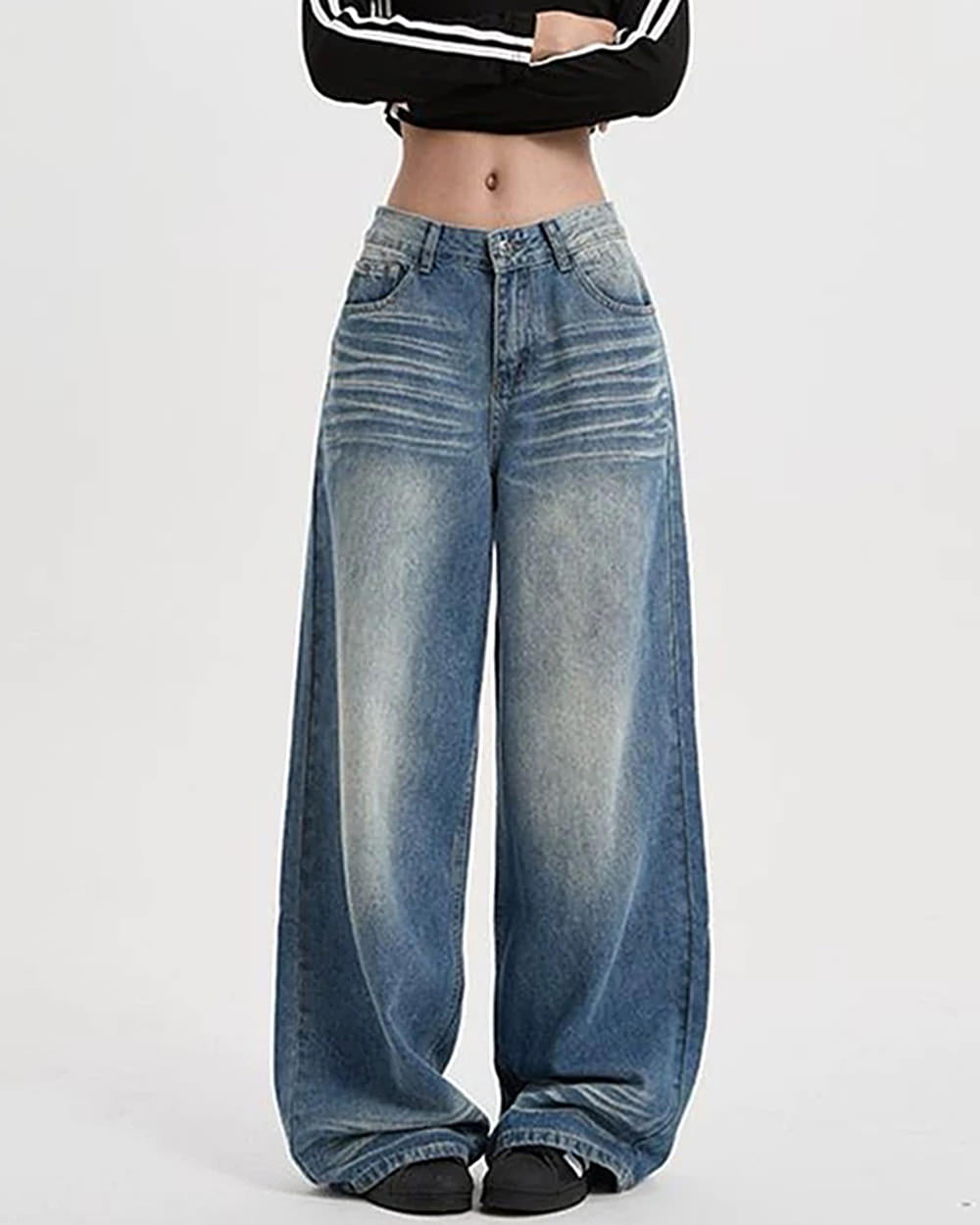 VINTAGE-INSPIRED OVERSIZED BAGGY JEANS WITH SUBTLE DISTRESSED DETAILS AND FADED WASH