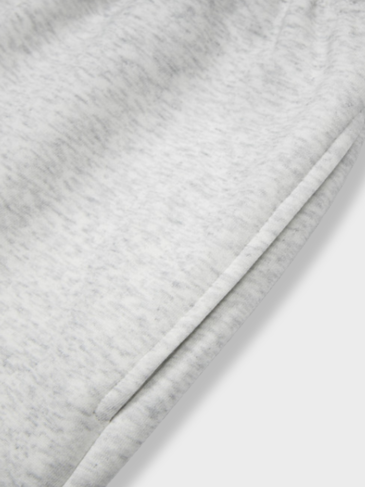 WHITE ATHLETIC SHORTS WITH SIZE GUIDE FOR PERFECT FIT