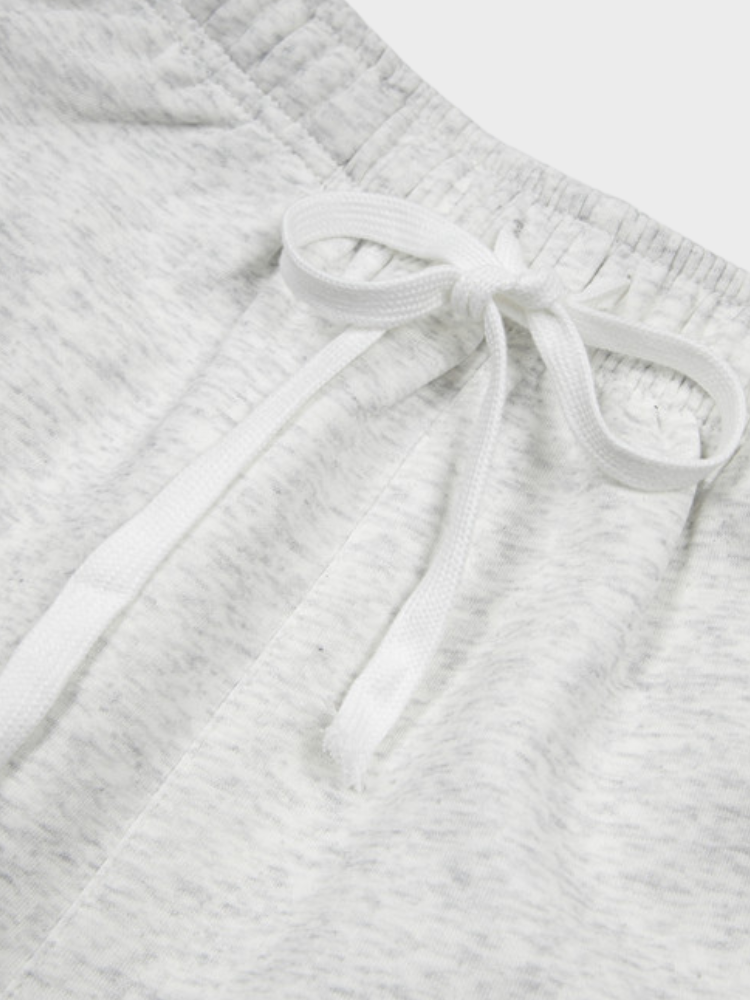 WHITE ATHLETIC SHORTS WITH SIZE GUIDE FOR PERFECT FIT