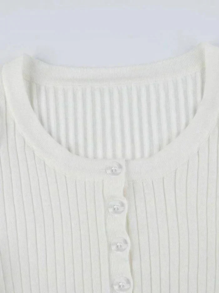 WHITE KNIT LONG SLEEVE TOP WITH BUTTON PLACKET AND DENIM SHORTS SET