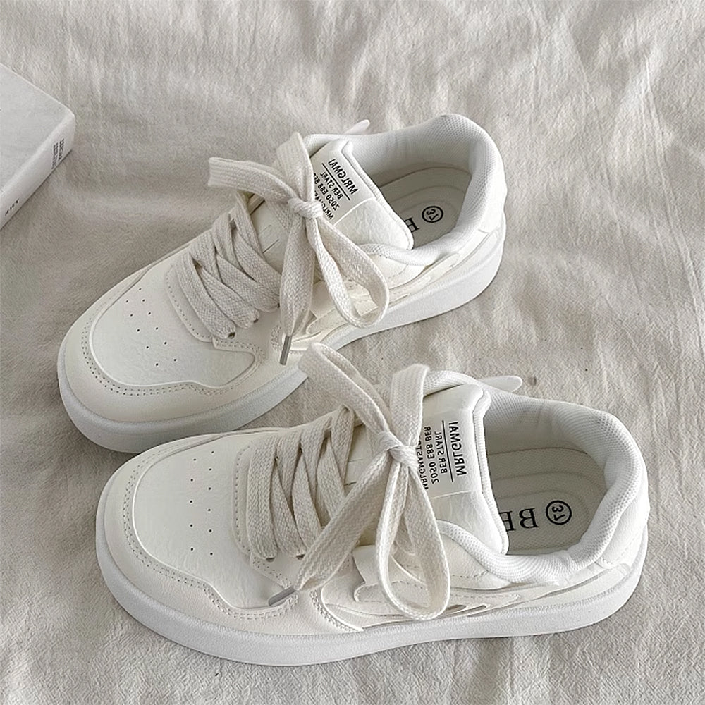 WHITE SNEAKERS: URBAN EDGE, MINIMALIST AESTHETIC