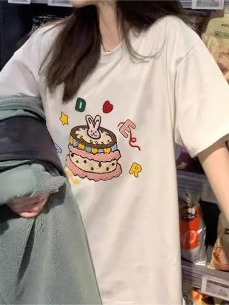 WHITE T-SHIRT WITH CARTOON CAKE DESIGN FOR VERSATILE CASUAL OUTFITS