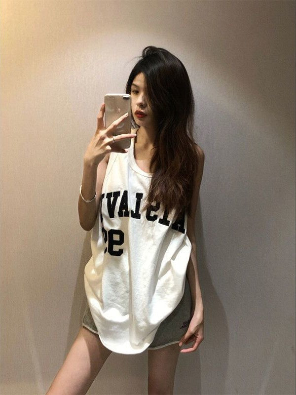 WHITE TANK TOP WITH OVERSIZED LETTER PRINT
