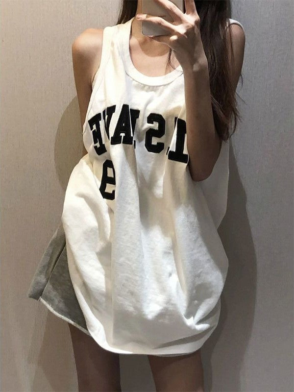 WHITE TANK TOP WITH OVERSIZED LETTER PRINT