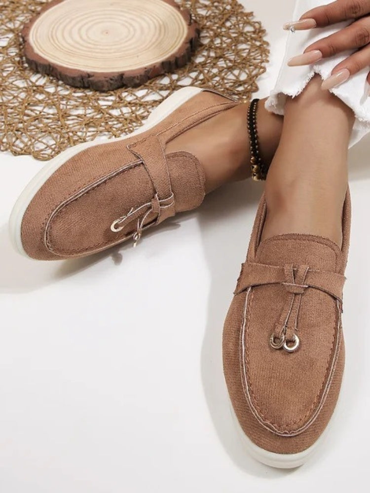 WHITE TASSEL LOAFERS TRUE-TO-SIZE FIT VEGAN LEATHER LOAFERS