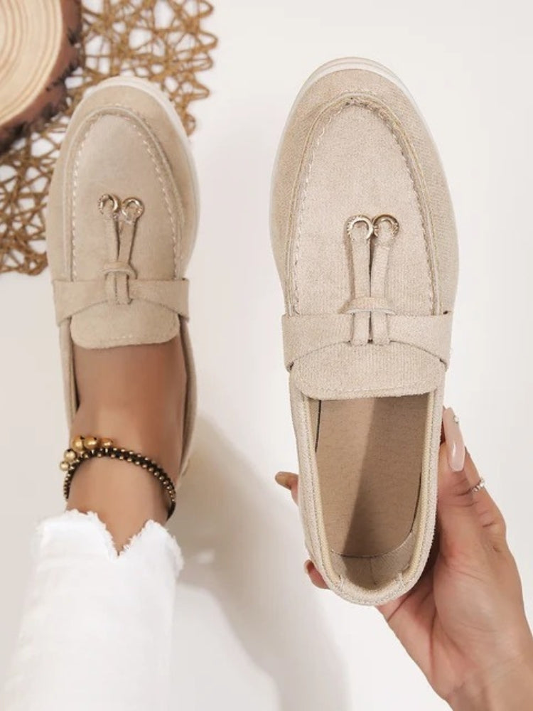 WHITE TASSEL LOAFERS TRUE-TO-SIZE FIT VEGAN LEATHER LOAFERS
