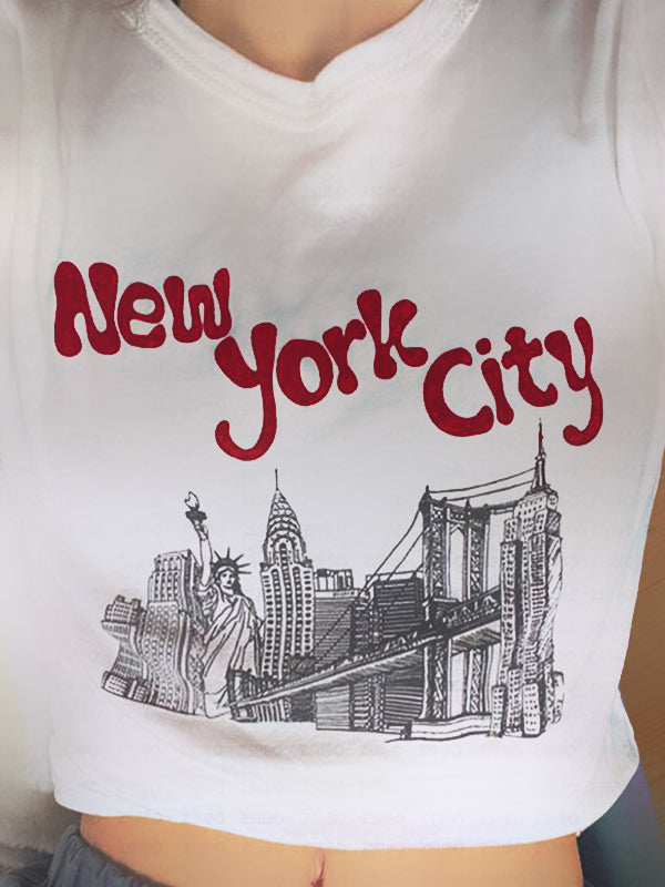 WHITE Y2K SHORT SLEEVE T-SHIRT WITH NYC SKYLINE DESIGN