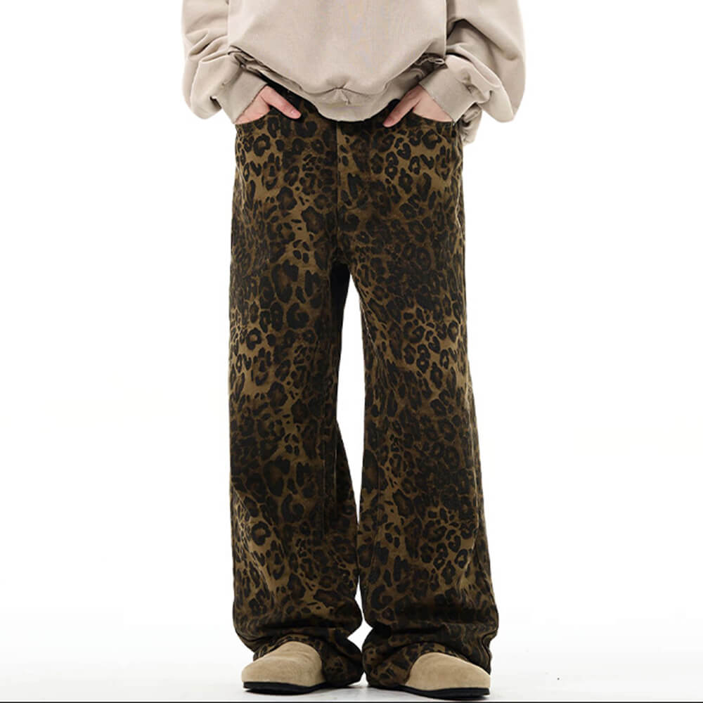 WILD LUXE LEOPARD PRINT BAGGY JEANS FOR A RELAXED FIT AND SOPHISTICATED STYLE