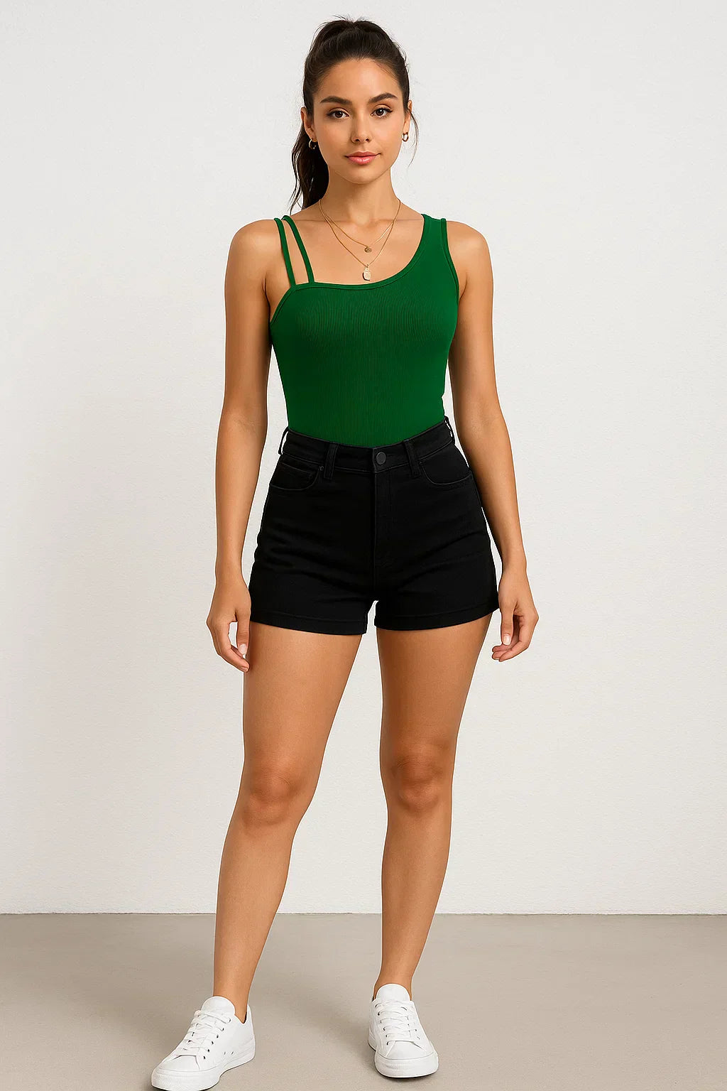 WOMAN'S GREEN BASIC TEE FOR A GREEN OUTFIT