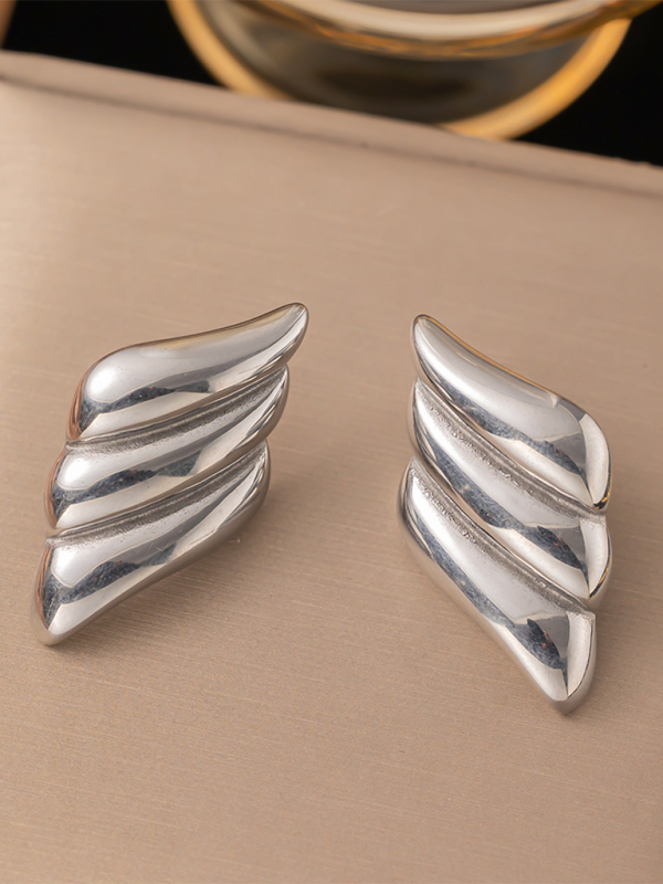Women’s earrings retro simple gold angel wings design earrings - Silver grey / FREESIZE