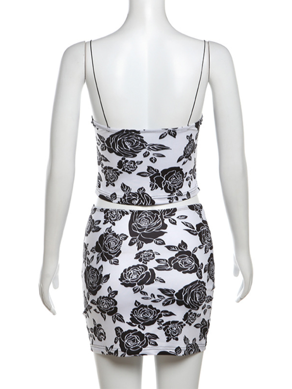 Floral two-piece skirt set with rose print, perfect for a sexy slim hip skirt look