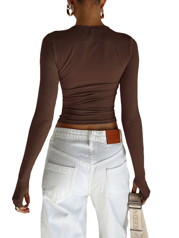 Brown long-sleeved solid color bottoming T-shirt with white jeans for women