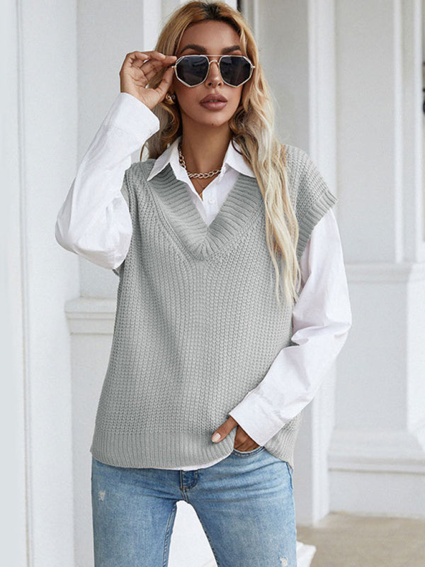Women’s solid color v-neck knitted sweater vest - Misty grey / S