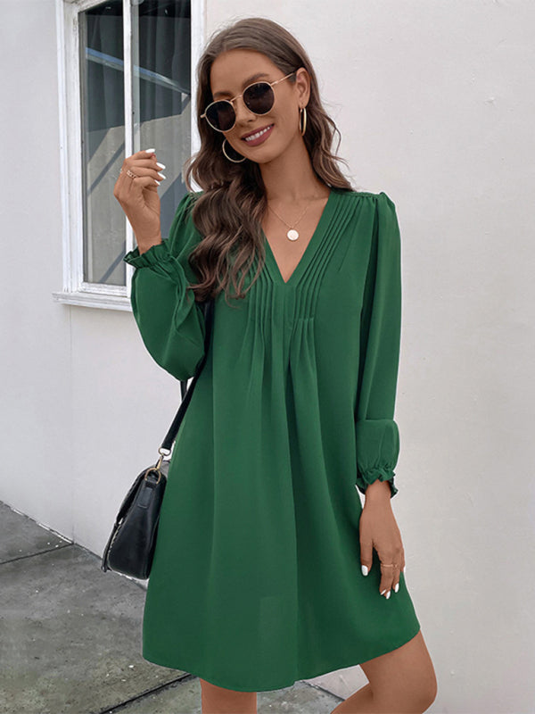 Women’s V-neck smocked long-sleeved dress