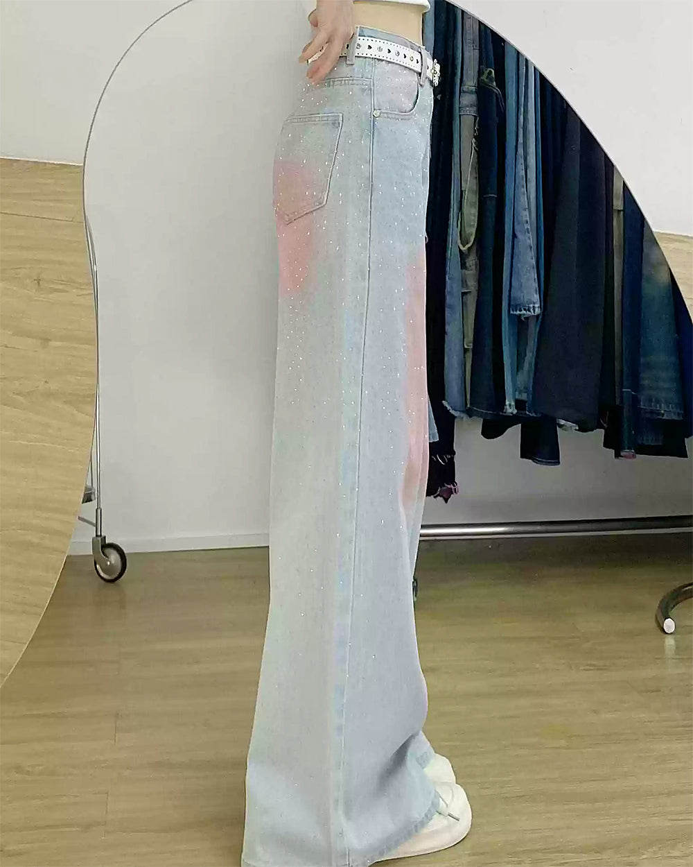 Y2K GLOW DENIM WIDE-LEG JEANS FOR A RETRO-INSPIRED LOOK