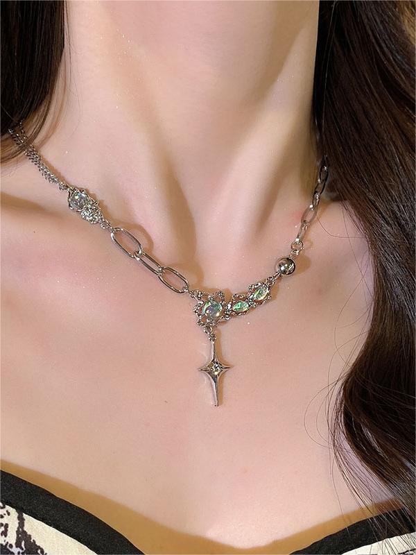 Y2K STAR NECKLACE WITH MOONSTONE ACCENTS AND GEOMETRIC PATTERN